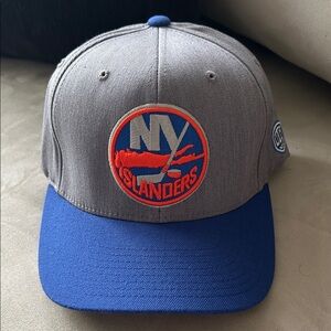 Islanders flex hat